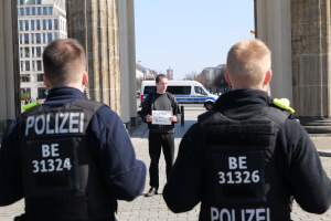 BPOL NRW: Diebstahlanzeige bei der Bundespolizei - Opfer und Zeuge illegal in Deutschland
