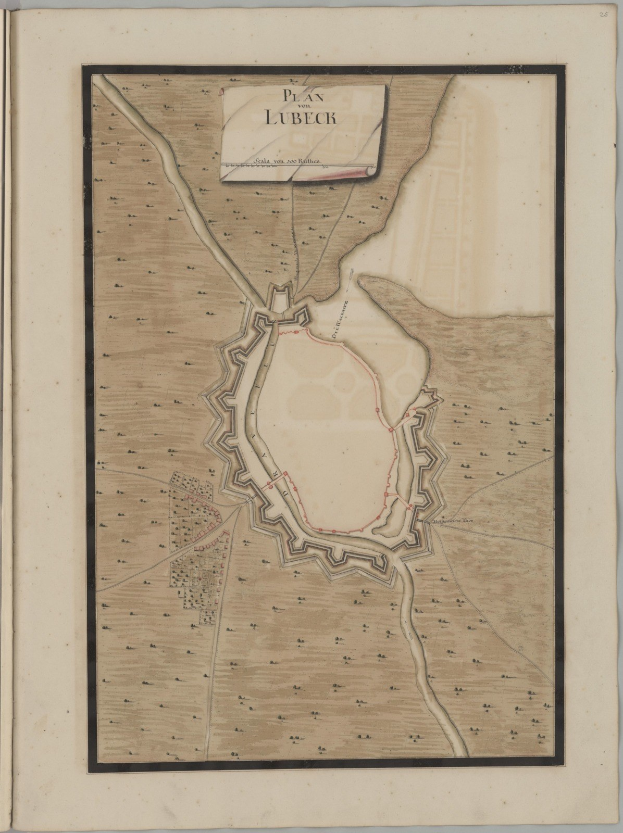 Ein abgenutztes Buch mit einer alten Karte von Lübeck, Deutschland, das detaillierte Straßen, Gebäude und Sehenswürdigkeiten zeigt, begleitet von Texten über die Bevölkerung, Geschichte und Kultur der Stadt.